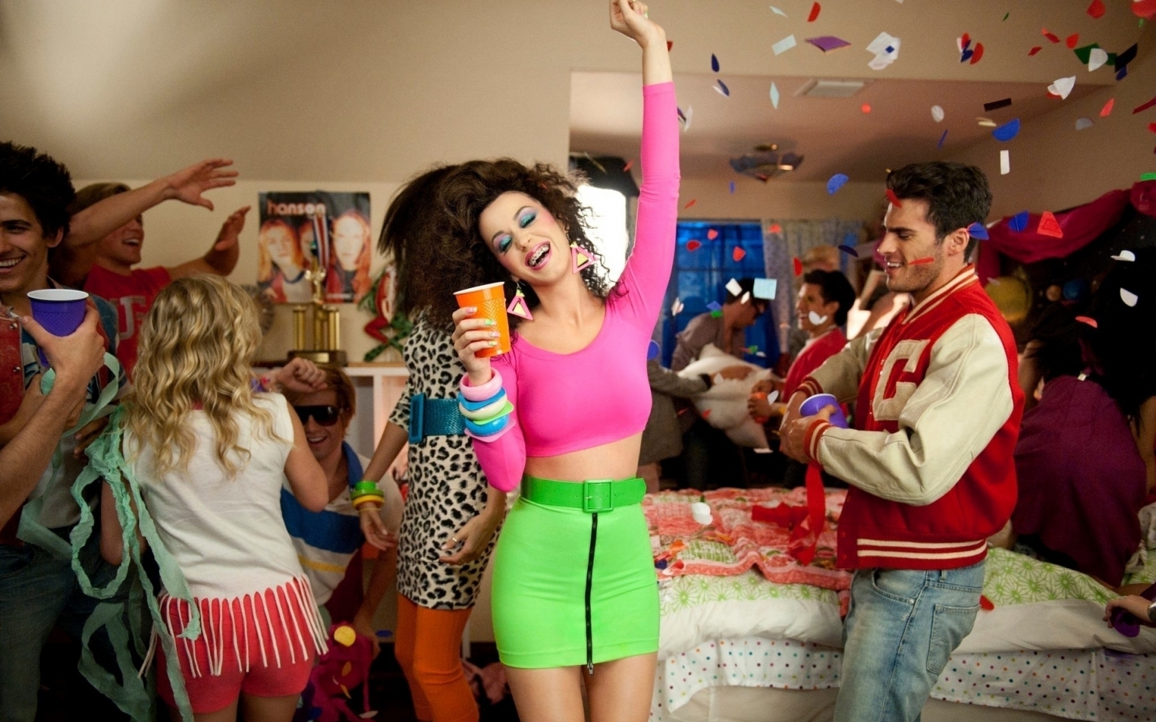 katy_perry_last_friday_night_video_young_party_dance_company_joy_54442_1680x1050