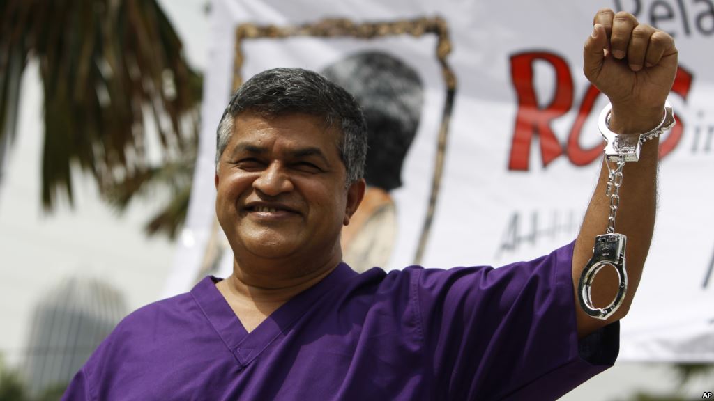 Berita Harian and The Guardian News Coverage on Zunar Charged under Sedition Act